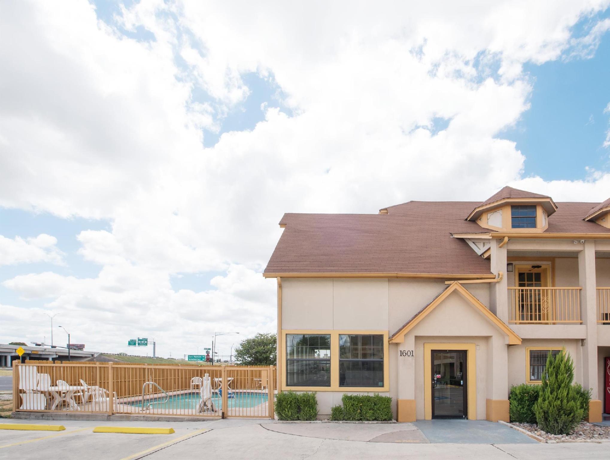 Howard Johnson By Wyndham San Marcos Ngoại thất bức ảnh
