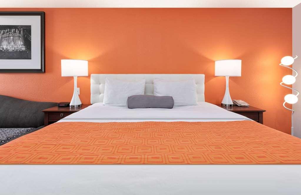 Howard Johnson By Wyndham San Marcos Phòng bức ảnh