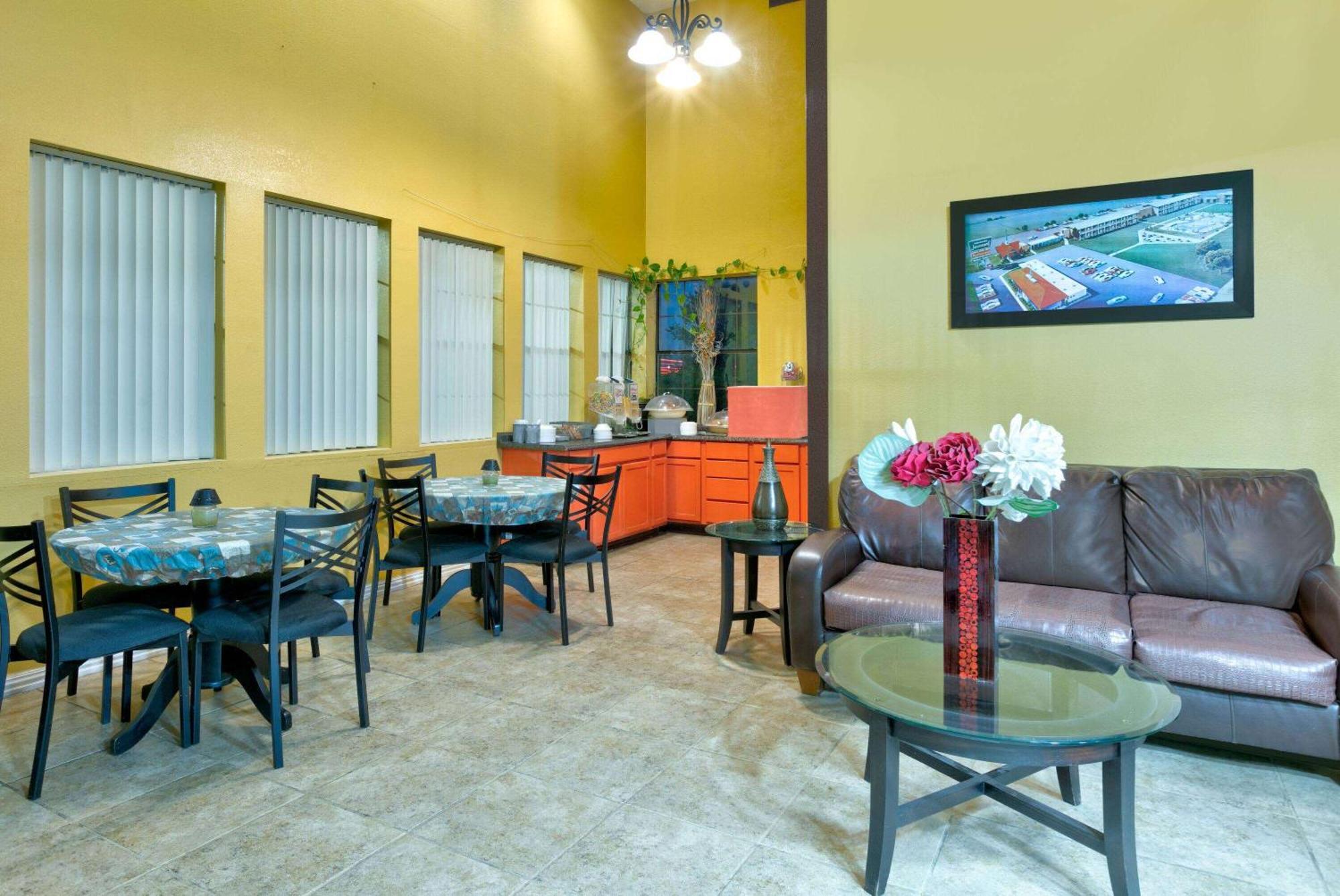 Howard Johnson By Wyndham San Marcos Ngoại thất bức ảnh