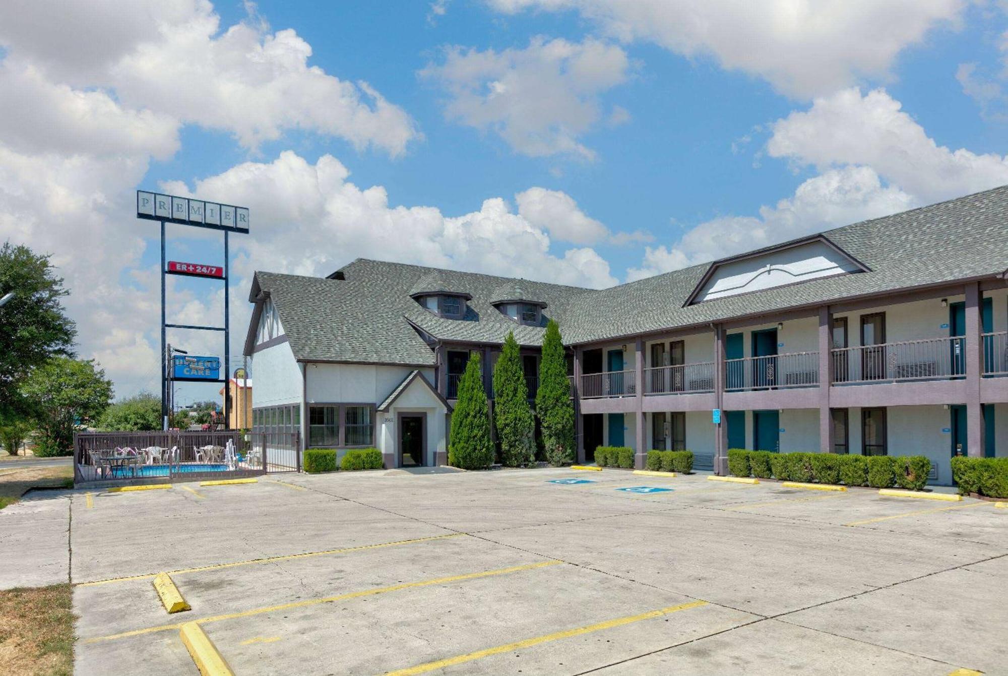 Howard Johnson By Wyndham San Marcos Ngoại thất bức ảnh