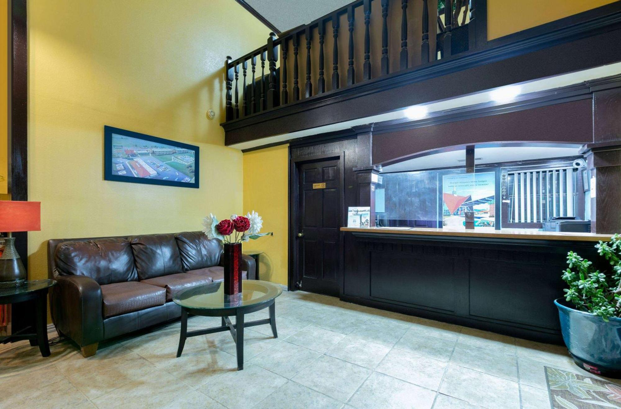 Howard Johnson By Wyndham San Marcos Ngoại thất bức ảnh